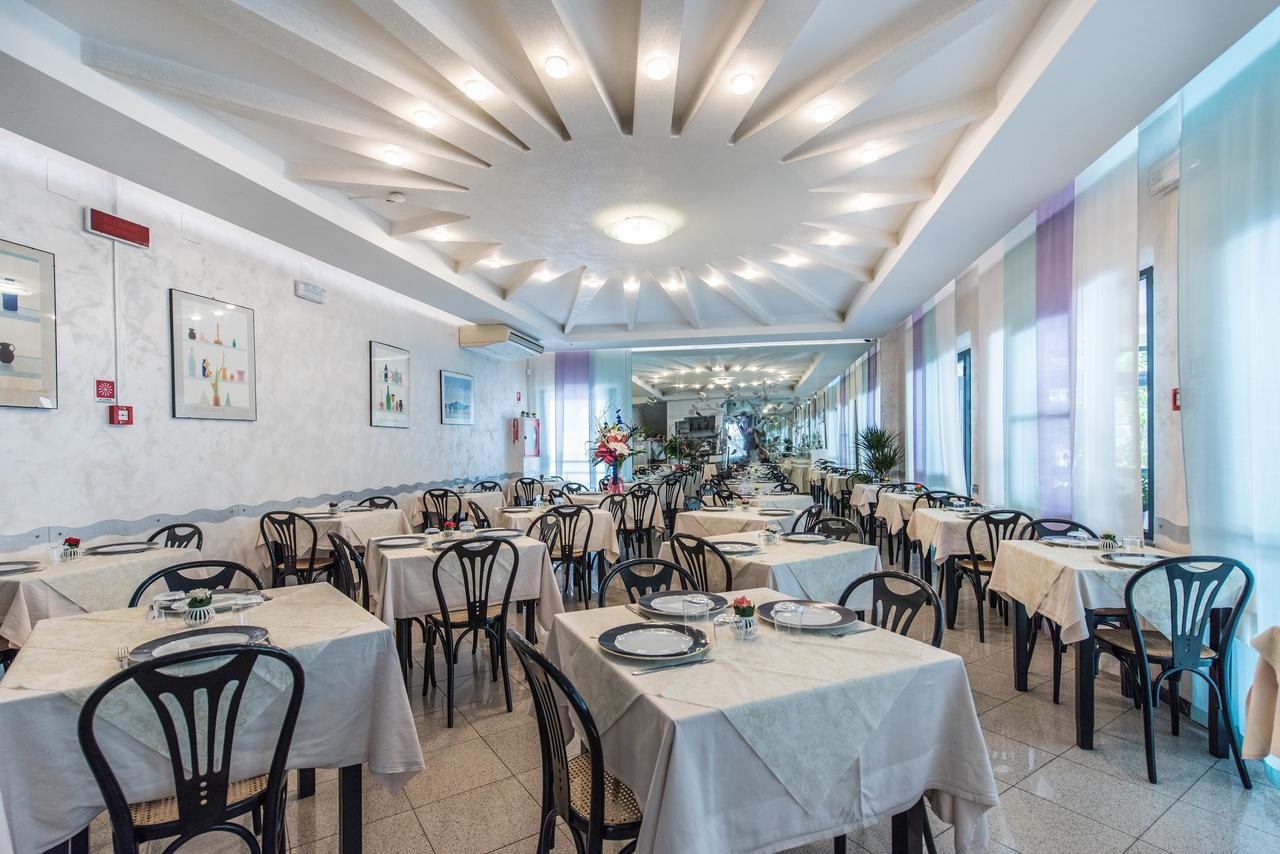 Hotel Nuovo Giardino Rimini Buitenkant foto